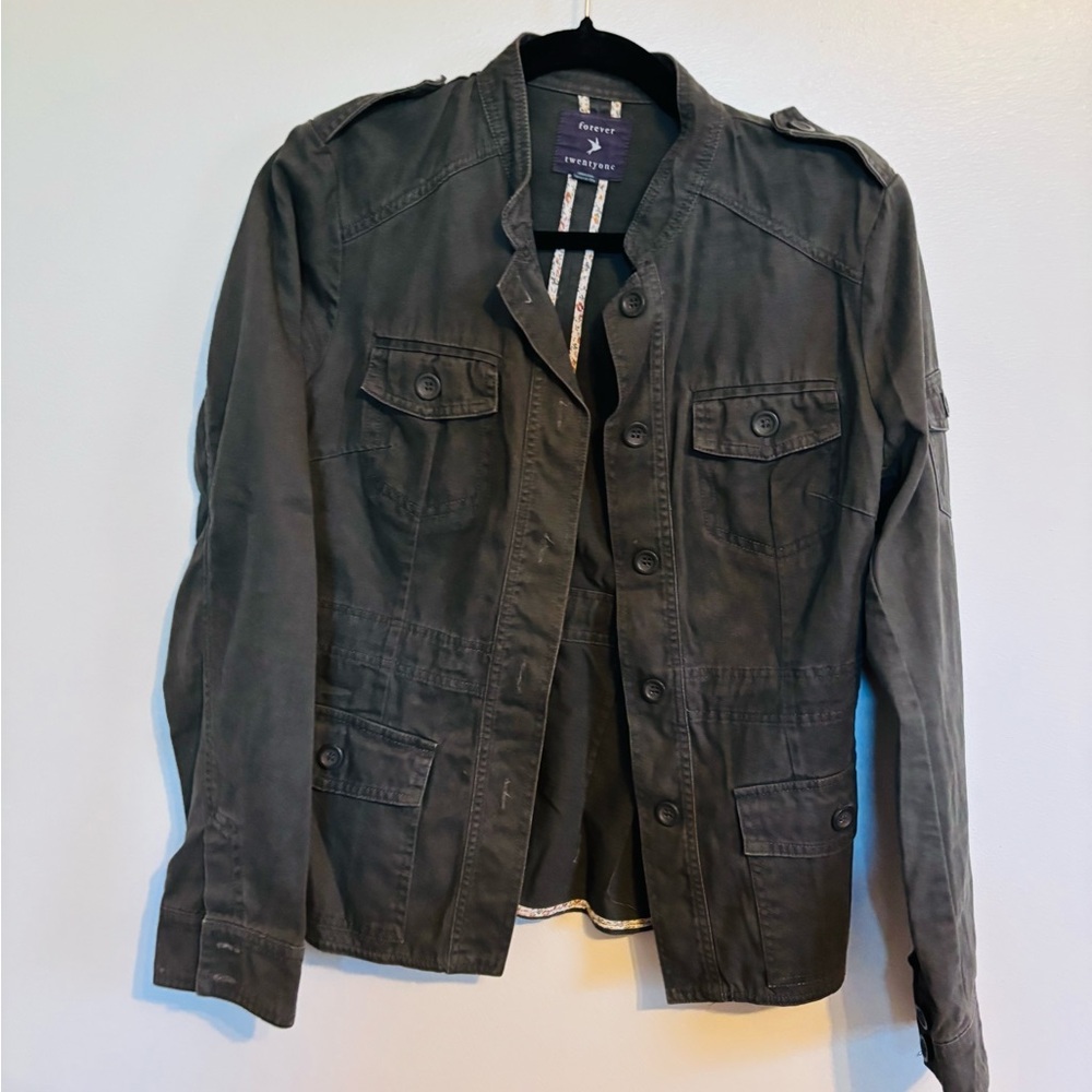 Forever21 green army military style jacket with buttons and pockets